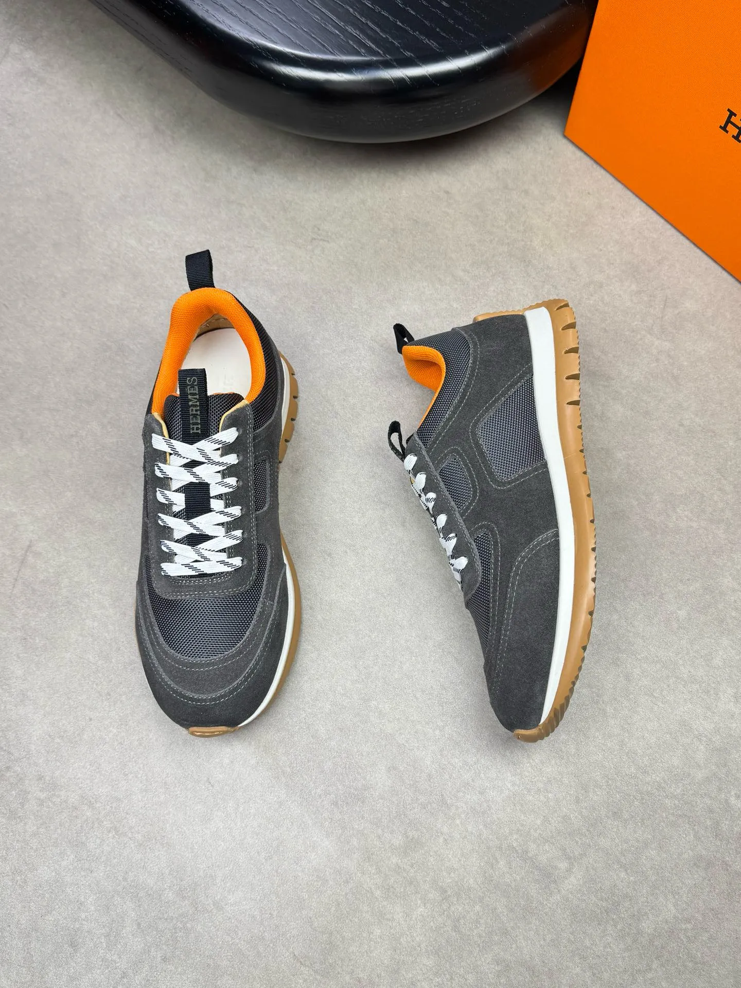 [HERMES] Hermès men's shoes 💰680💰 - high-end quality original items 🔍🔍🔍 casual sports shoes - upper: 🔝 suede environmentally friendly leather, brand high mercerized canvas body with forged ´H´ totem, tongue webbing injection molded brand logo - lining: brand canvas, foot pads; water-dyed cowhide -Outsole: ultra-light T men's shoes 💰U foam; two-color molded outsole -Ultra-high quality control, fine workmanship: highlighted (high-end, extravagance, grade) -Size: 39-44 (38, 45, can be customized)